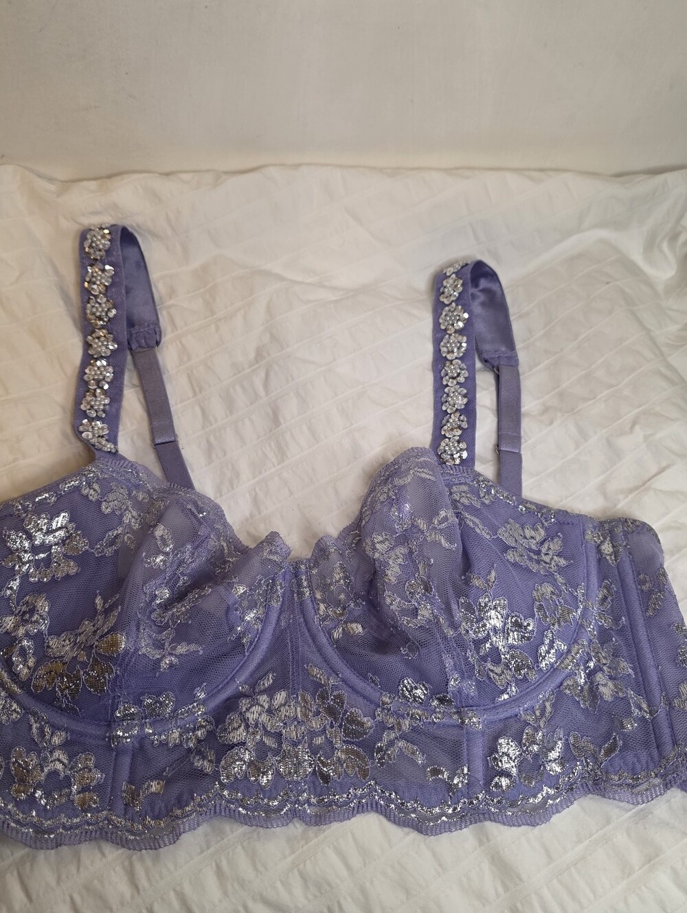 Victoria's Secret Bra Lacey Bra Sz 34DD Push Up